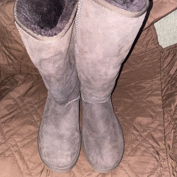 Women Ugg boots size 8 - Picture 2 of 9